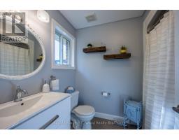 44 COLIN AVENUE - 20