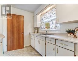 1009 WARWICK STREET - 12