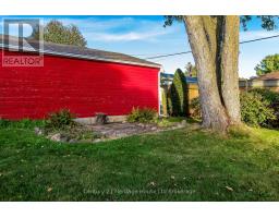 1009 WARWICK STREET - 32