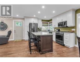 16 CHARLOTTE AVENUE - 13