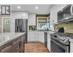 16 CHARLOTTE AVENUE - 15