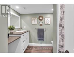 16 CHARLOTTE AVENUE - 24
