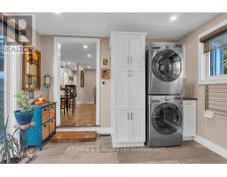 16 CHARLOTTE AVENUE - 27
