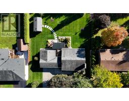 16 CHARLOTTE AVENUE - 36