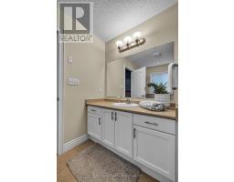 10 WESTVIEW COURT - 16