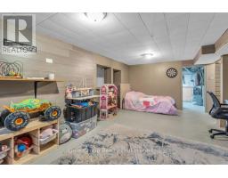 825 MAPLE AVENUE - 30
