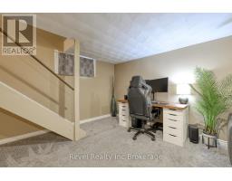 1011B VANIER AVENUE - 20