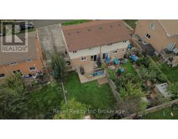 1011B VANIER AVENUE - 27