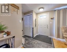 1011B VANIER AVENUE - 6