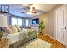 706 FRONTENAC CRESCENT - 16