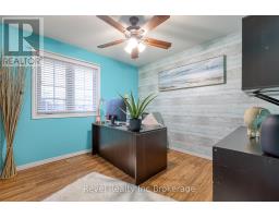 706 FRONTENAC CRESCENT - 18