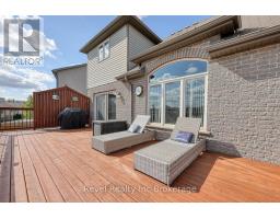 706 FRONTENAC CRESCENT - 27