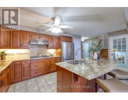 706 FRONTENAC CRESCENT - 8