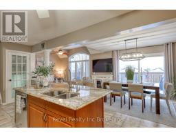 706 FRONTENAC CRESCENT - 9