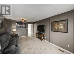 118 CANROBERT STREET - 10