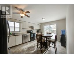 118 CANROBERT STREET - 11