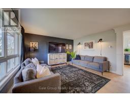 1012A VANIER AVENUE - 15