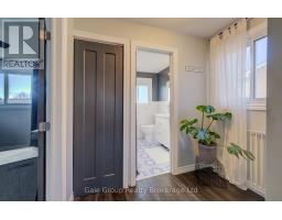 1012A VANIER AVENUE - 26