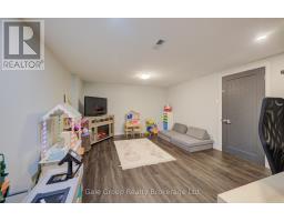 1012A VANIER AVENUE - 27