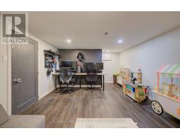 1012A VANIER AVENUE - 28