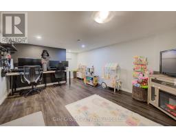 1012A VANIER AVENUE - 29