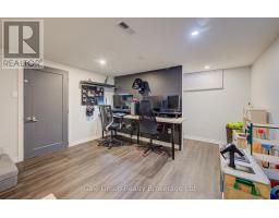 1012A VANIER AVENUE - 30