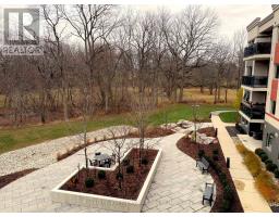 311 - 8 CENTRE STREET - 17