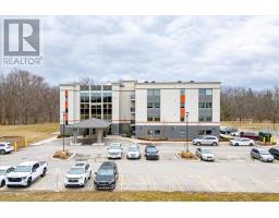 311 - 8 CENTRE STREET - 36