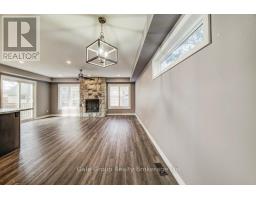 675 ELIZABETH STREET - 17