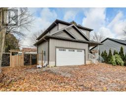 675 ELIZABETH STREET - 3