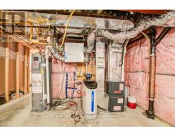 675 ELIZABETH STREET - 36