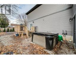 675 ELIZABETH STREET - 40