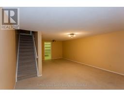 6 - 1135 NELLIS STREET - 14