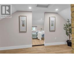 209 VICTORIA STREET - 27