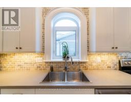 18 MAIN STREET E - 17