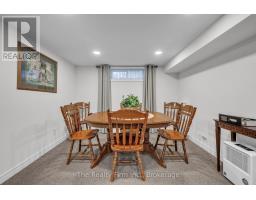 156 VICTORIA STREET N - 19