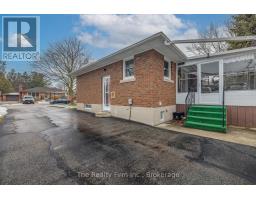 156 VICTORIA STREET N - 30