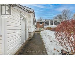 156 VICTORIA STREET N - 31