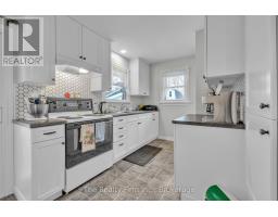 156 VICTORIA STREET N - 4