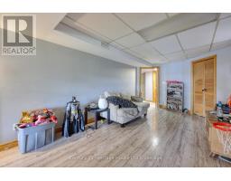 60 CANROBERT STREET - 32