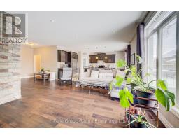 117 JUNO CRESCENT - 10