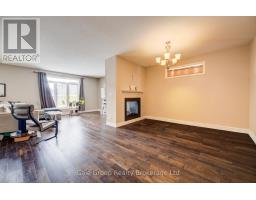 117 JUNO CRESCENT - 12