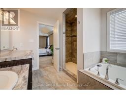 117 JUNO CRESCENT - 21