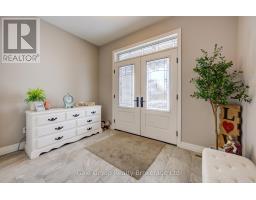 117 JUNO CRESCENT - 3