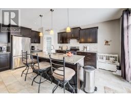 117 JUNO CRESCENT - 9