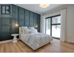 574246 OLD SCHOOL LINE - 18