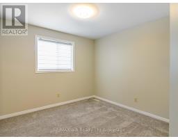 18 ORIOLE CRESCENT - 12