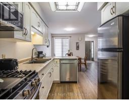 18 ORIOLE CRESCENT - 3