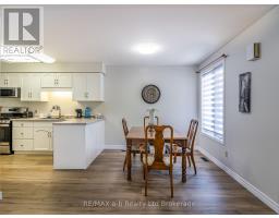 18 ORIOLE CRESCENT - 6