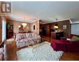 25 - 500 LAKEVIEW DRIVE - 16
